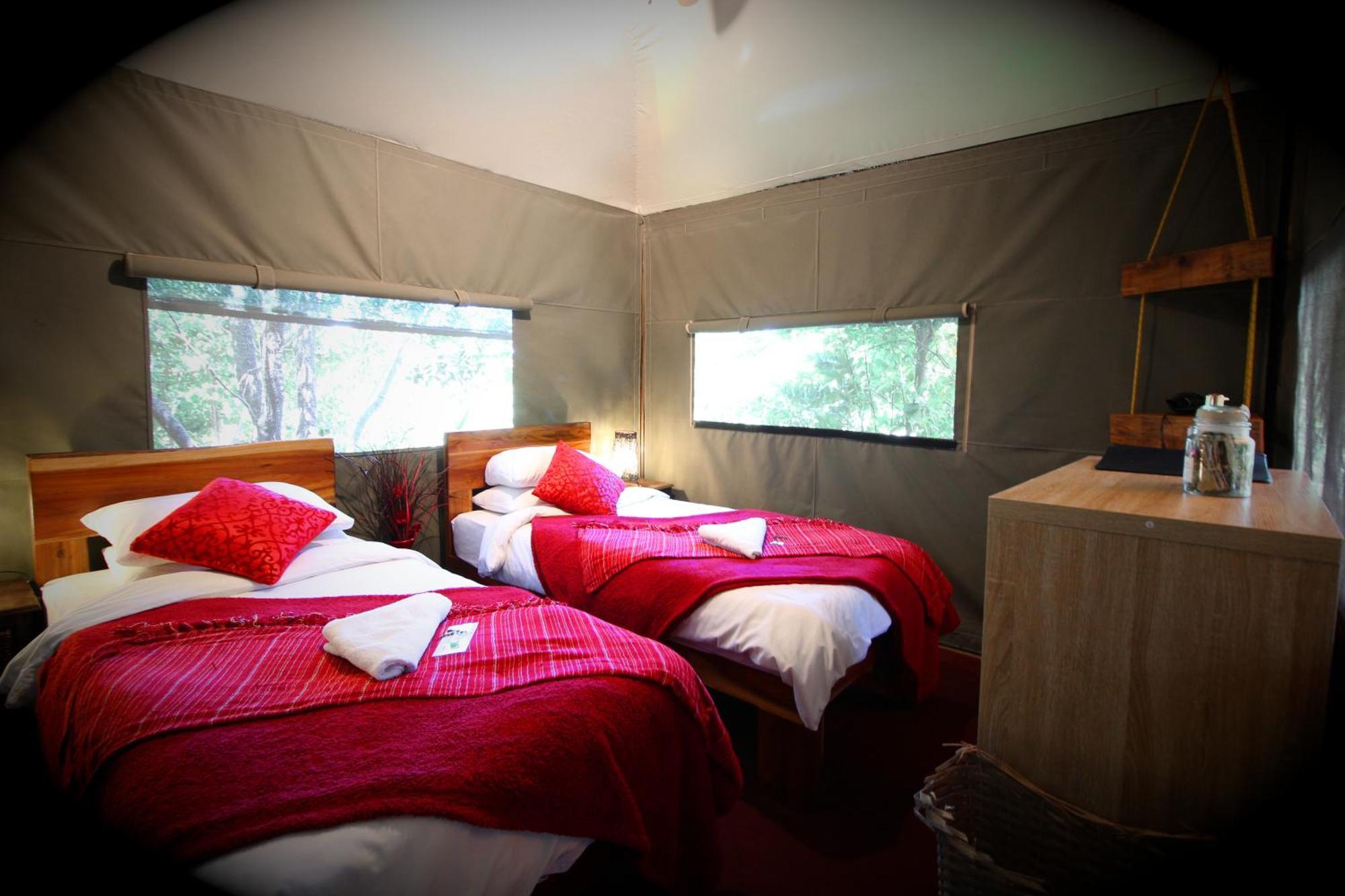 Mali Boutique Lodge & Tube 'N Axe Budget Accommodation Stormsrivier Oda fotoğraf