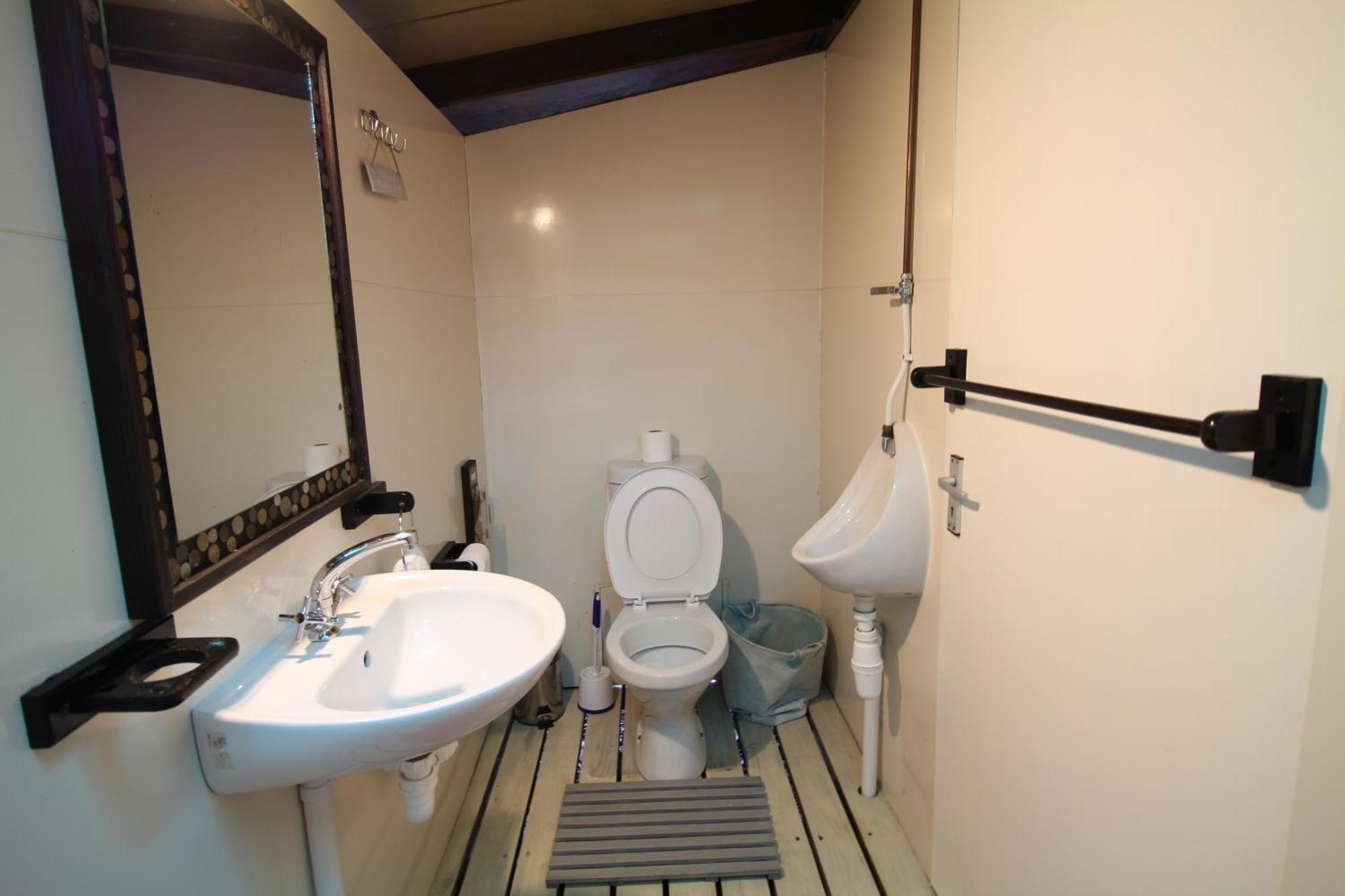 Mali Boutique Lodge & Tube 'N Axe Budget Accommodation Stormsrivier Oda fotoğraf
